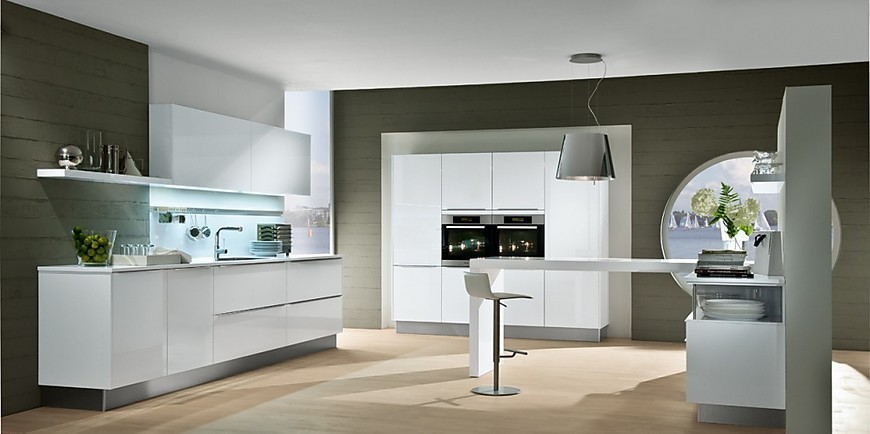 Licht keukenmodel met rechtlijnig en puristisch ontwerp