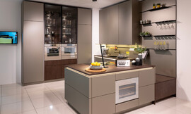 Een greeploze designkeuken in U-vorm. Met contrasterende fronten van donker hout en licht decor, straalt deze keuken verfijnde elegantie uit. Dankzij Ballerina's innovatieve ontwerp en hoogwaardige uitrusting is functionele perfectie gegarandeerd. Zuordnung: Stil Design-keukens, Planungsart Keuken met keukeneiland